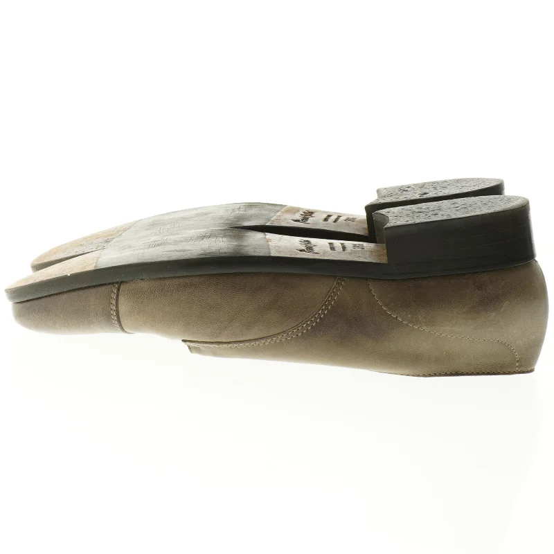 Brugte snøresko i læder (str. 38½)