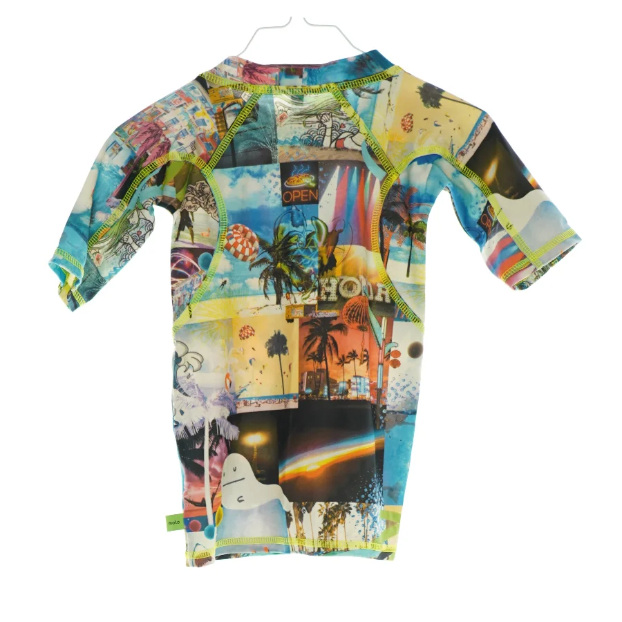 Bluse fra Molo (str. 110)