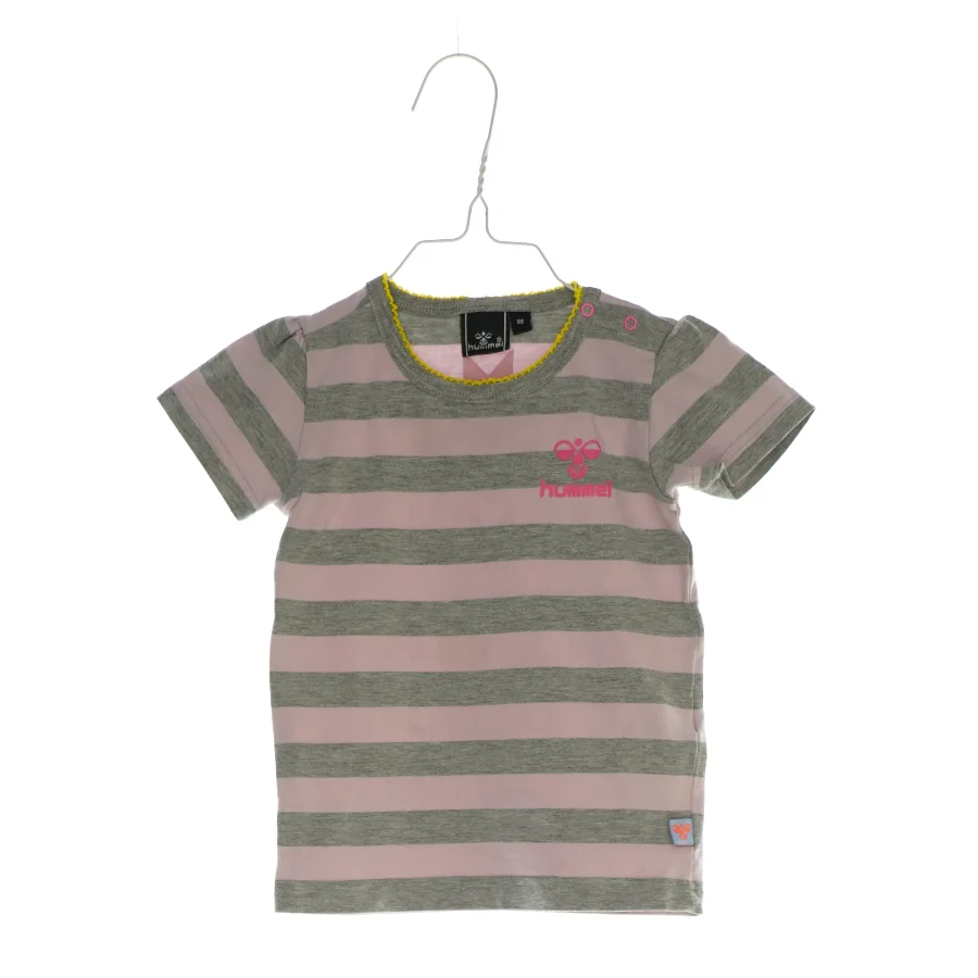 T shirt fra Hummel (str. 86)