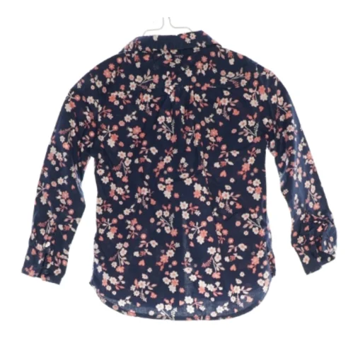 Skjorte fra Dopo Dopo (str. 98)