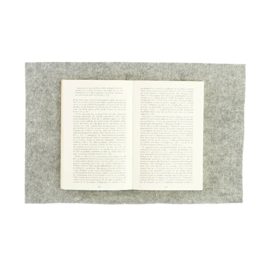 Socialisering og frigørende pædagogik (bog)