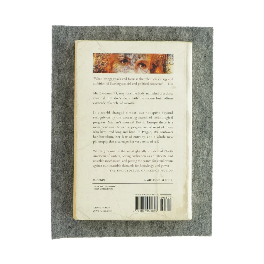 Holy fire af Bruce Sterling (Bog)