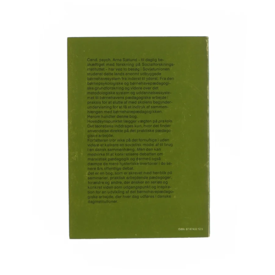 Sovjetisk børnehave pædagogik af Arne Sjølund (bog)