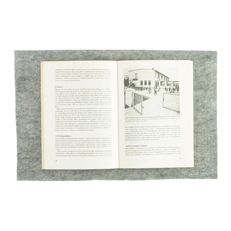 Sovjetisk børnehave pædagogik af Arne Sjølund (bog)