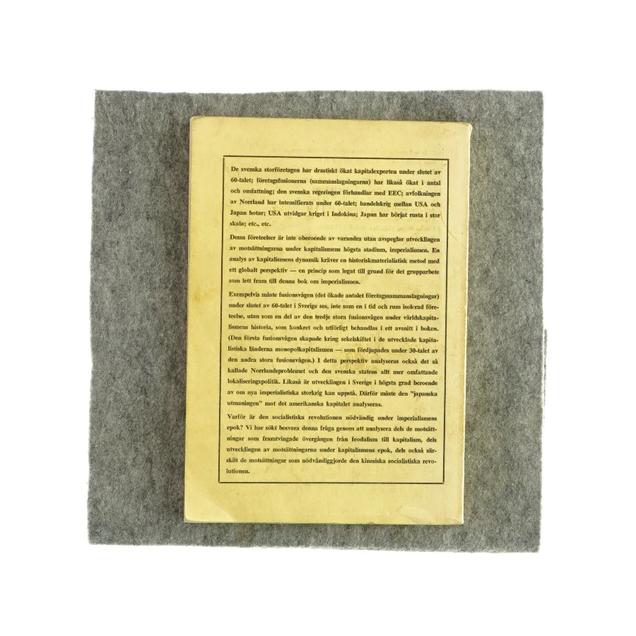 Om nödvändigheten av den socialistiska revolutionen (Bog)