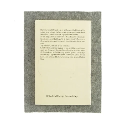 Lati hvitabjarnirnar dansa af Ulf Stark (Bog)