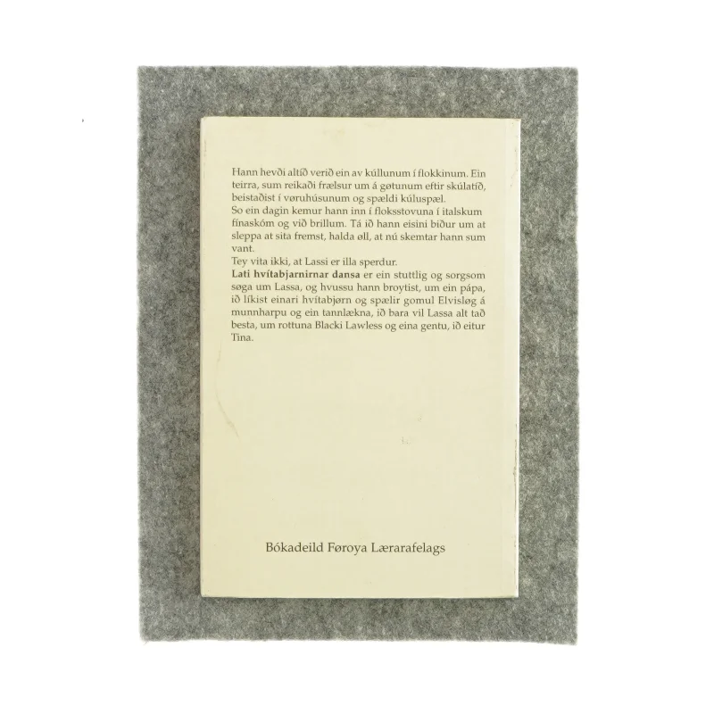 Lati hvitabjarnirnar dansa af Ulf Stark (Bog)