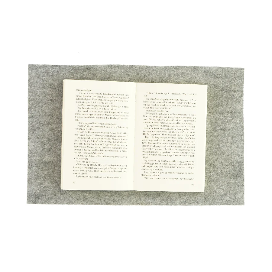 Lati hvitabjarnirnar dansa af Ulf Stark (Bog)