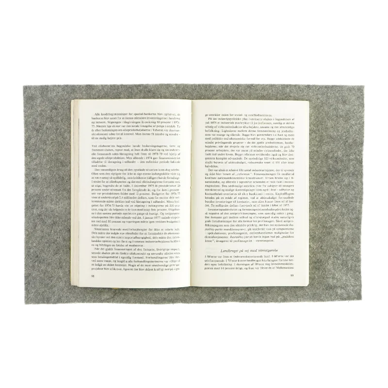 Iran i kamp med fortiden af Eva Nyberg (Bog)