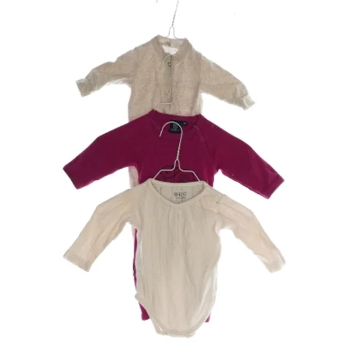 2 heldragter og en bodystocking (str. 50)