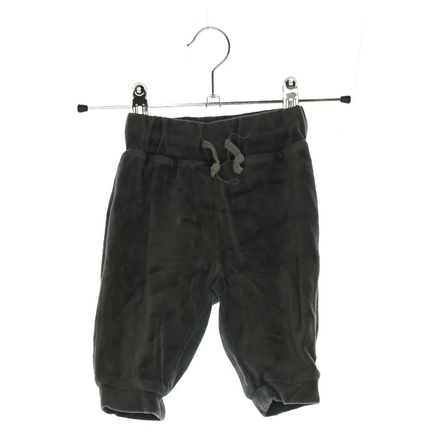 Bukser fra H&M (str. 62)