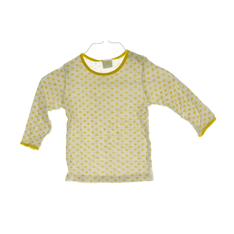 Bluse fra Holly's (str. 74)