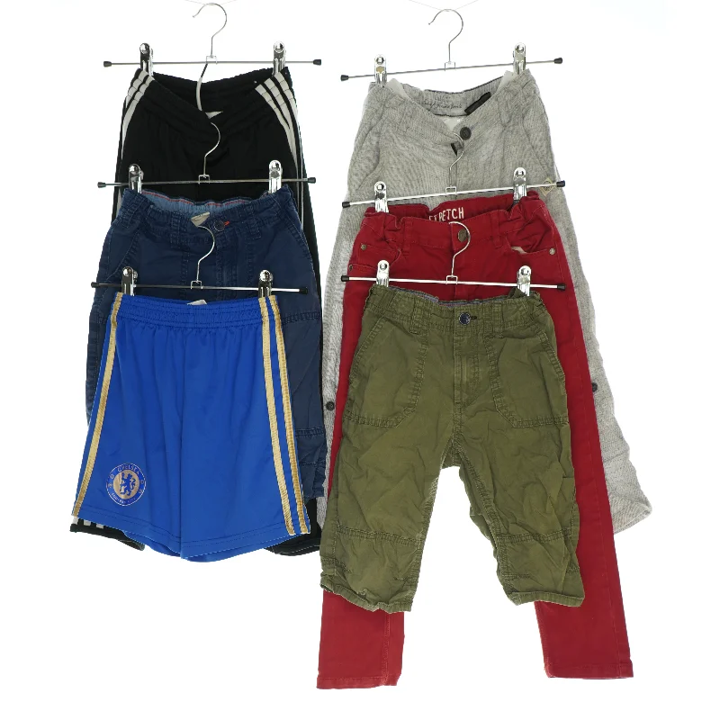 3 par bukser og 3 par shorts (str. 116)