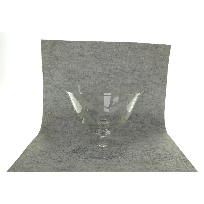 Glasskål på fod med mønster