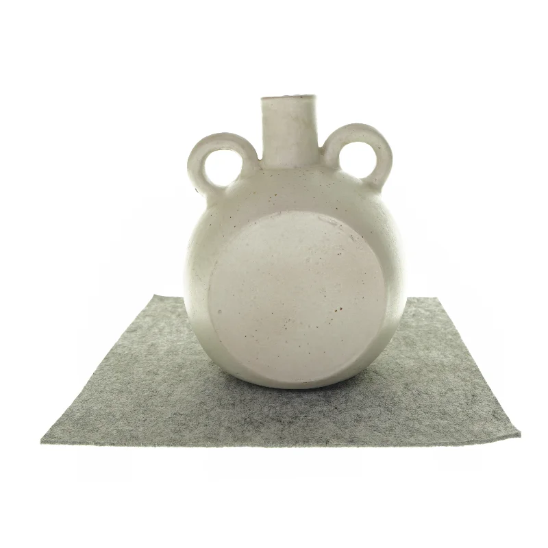 Kande med dekorationer