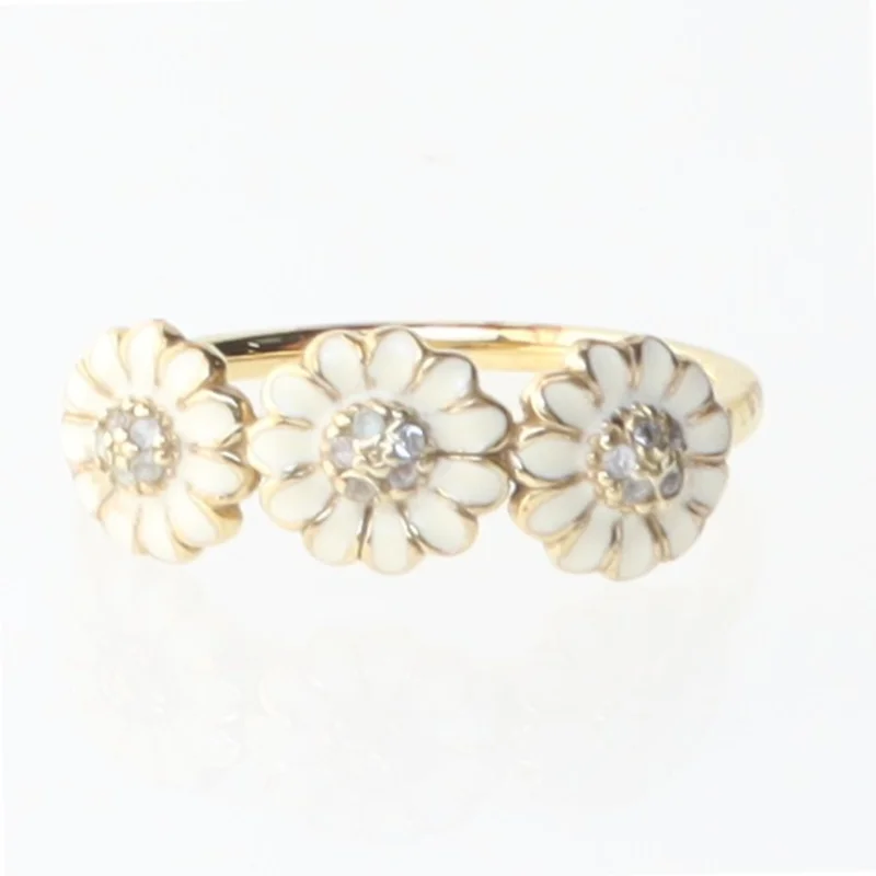 Christina Guldring med blomsterdesign fra Christina (str. 57 mm)