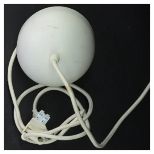 Hvid loftlampe fra IKEA (str. Ø 12,5 cm)