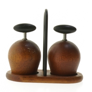 smuk salt og peber kværne lavet af hos bodum designer Jens quistgaard  (str. 15 cm)