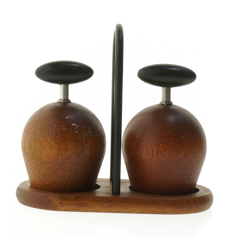 smuk salt og peber kværne lavet af hos bodum designer Jens quistgaard  (str. 15 cm)