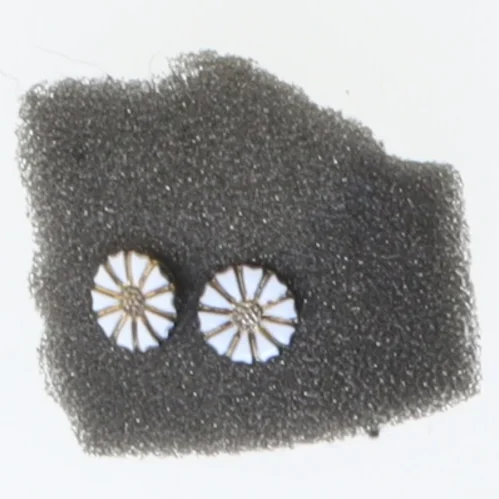 Bernhard hartz magurit Ørestikker  med blomstermotiv (str. 1 cm)