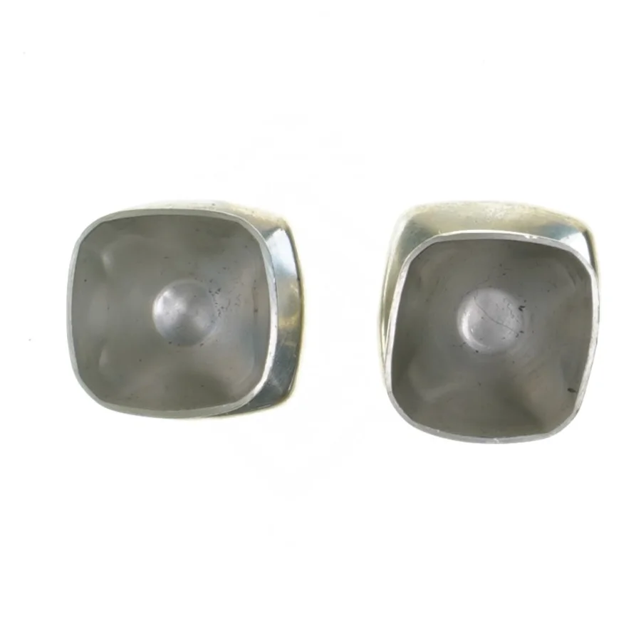 Sæt af to små sølvbægre (str. 3,5x9 cm)