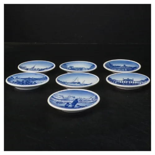 Royal Copenhagen moderne juleplatter, 7 stk. fra Royal Copenhagen (str. 7 stk Ø 8,5 cm)