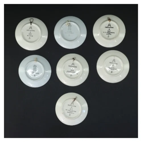 Royal Copenhagen moderne juleplatter, 7 stk. fra Royal Copenhagen (str. 7 stk Ø 8,5 cm)