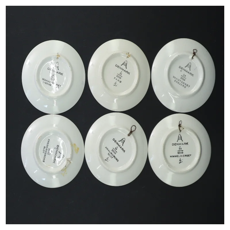 Dekorative porcelænstallerkener med danske motiver (str. Ø. 8,5 cm. 6 styk) fra Aluminia