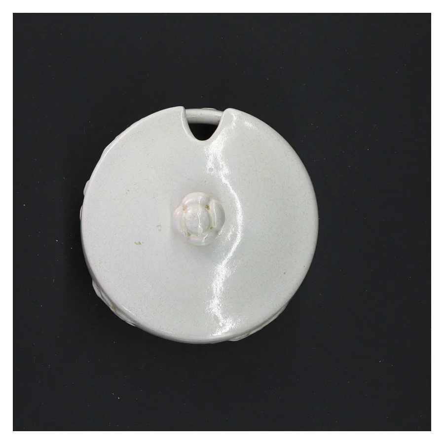 L HJORT keramik med flotte detaljer  Krukke med låg (str. 8x9 cm)