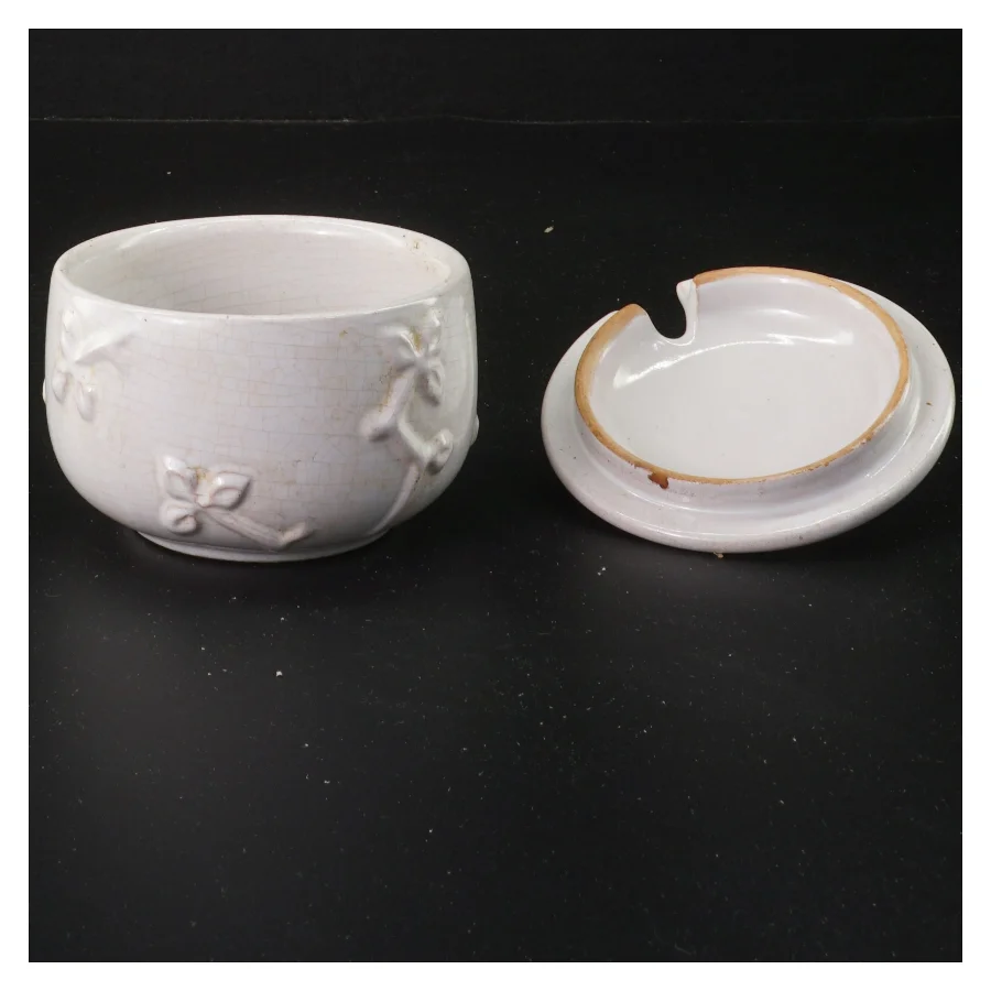 L HJORT keramik med flotte detaljer  Krukke med låg (str. 8x9 cm)