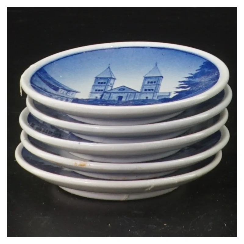 Små dekorative tallerkener med blå motiver (str. Ø. 8,5 cm. 5 styk) fra Aluminia
