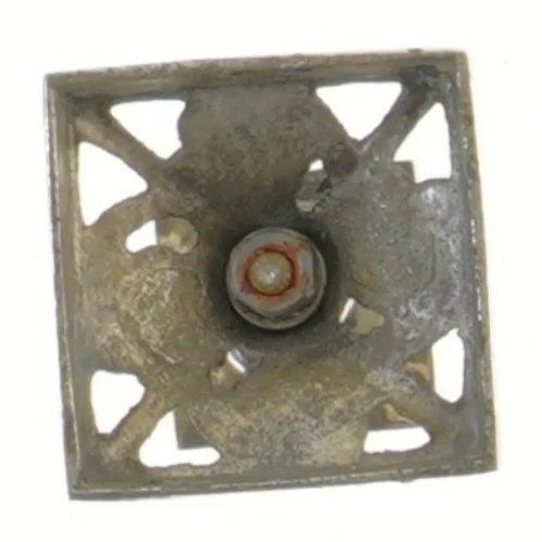 Lysestage med blomsterdekoration (str. 6x6x6 cm)