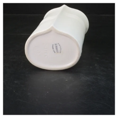 Hvid vase fra Soholm (str. 19,5x10x8 cm)