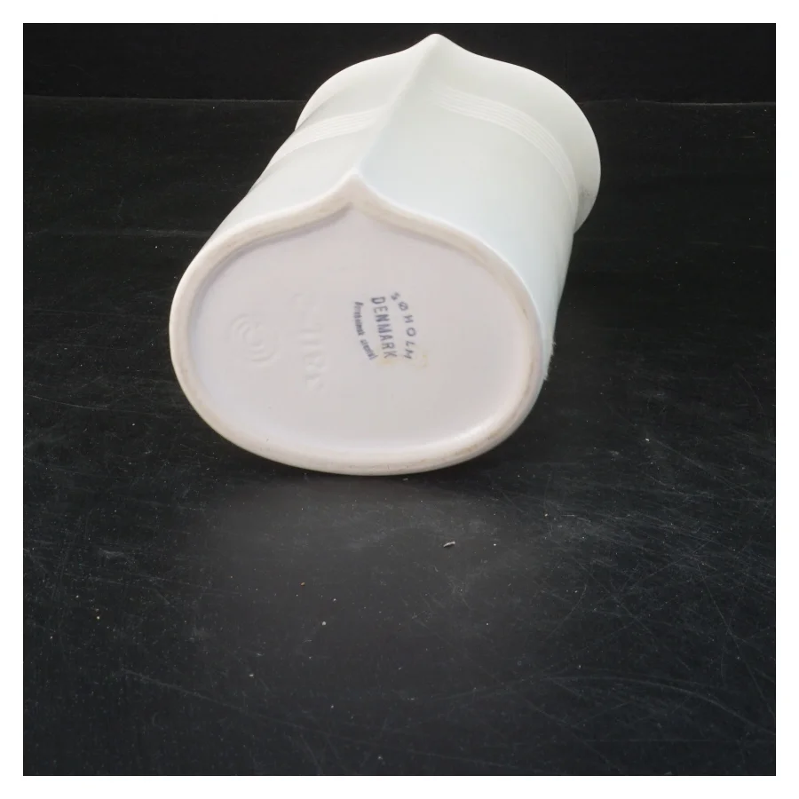 Hvid vase fra Soholm (str. 19,5x10x8 cm)