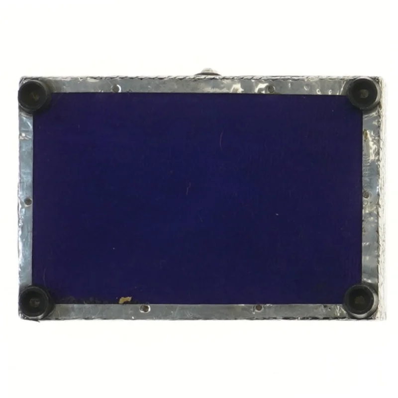 Hammer slået indsisk  metalkasse (str. 15x10x7 cm)