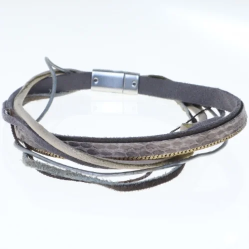 Armbånd i flere lag (str. 32 cm)