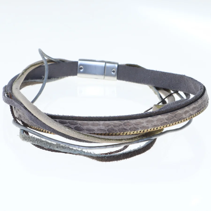 Armbånd i flere lag (str. 32 cm)