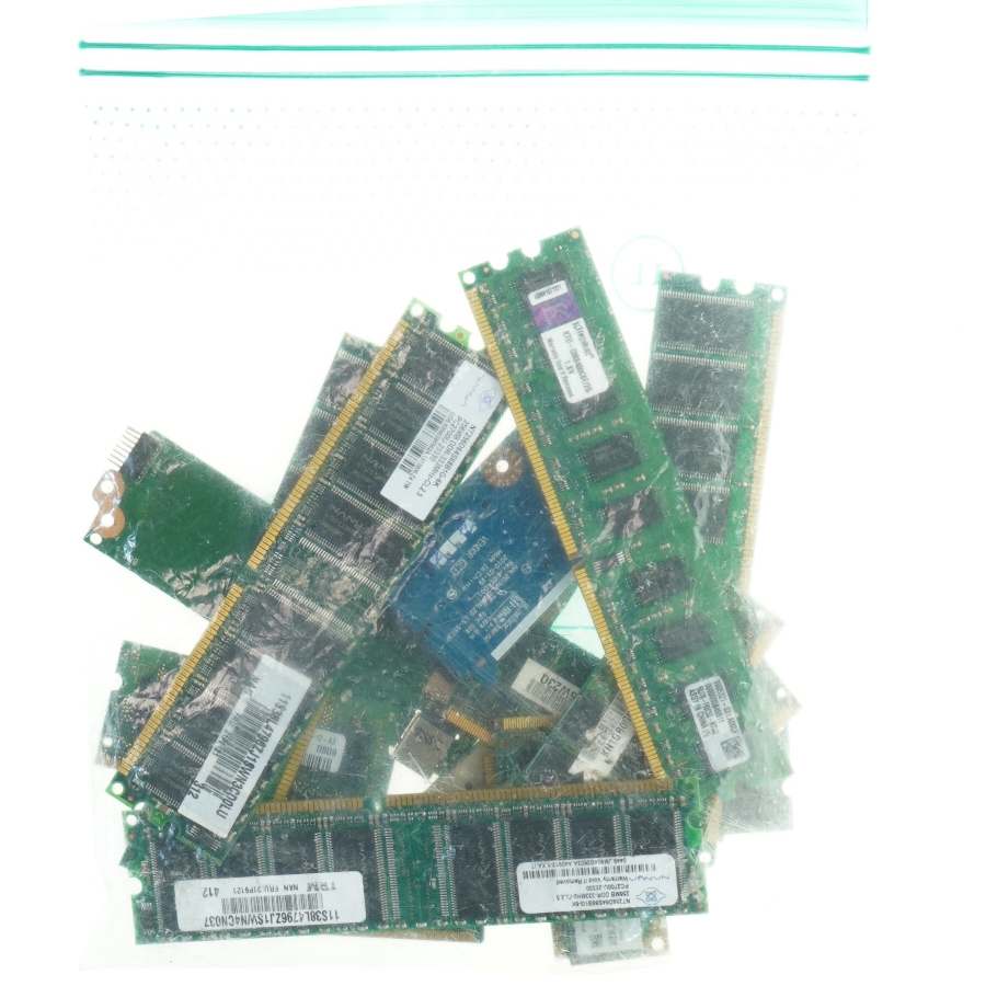 Samling af computerkomponenter (str. 17 dele)