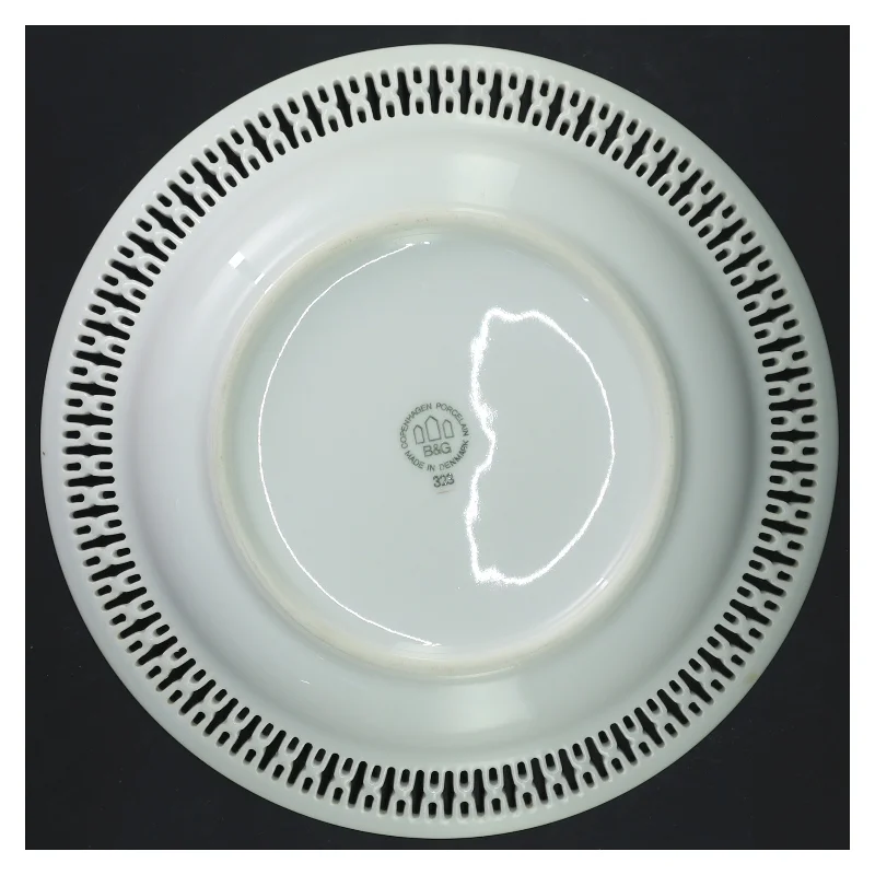 Porcelæn tallerken med guld kant fra Bing & Grøndahl (str. Ø 21,5 cm)