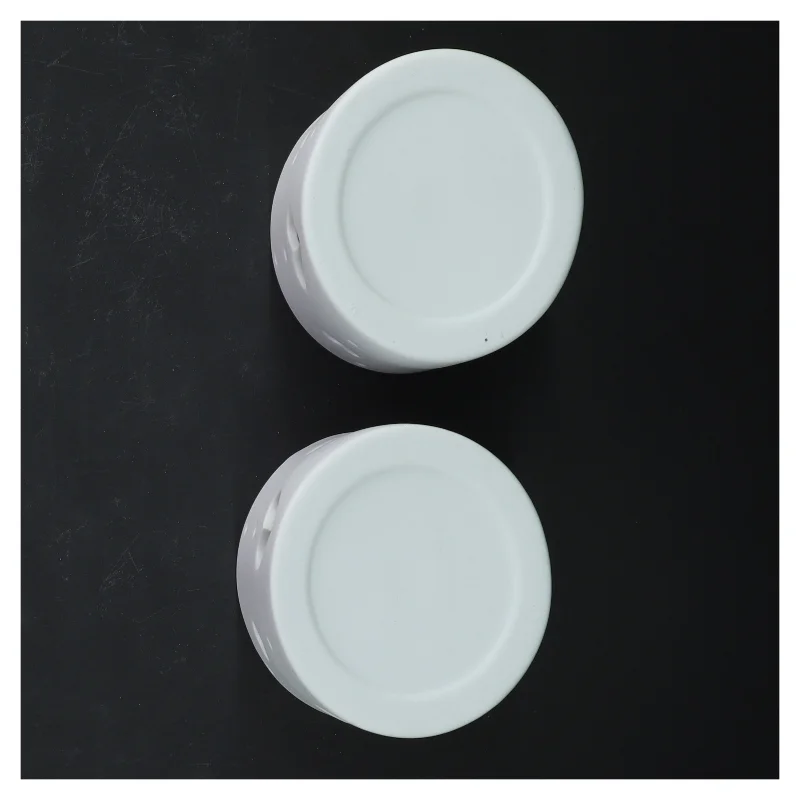 Hvide fyrfadslysestager fra Scandinavia Gifts (str. 8 cm)