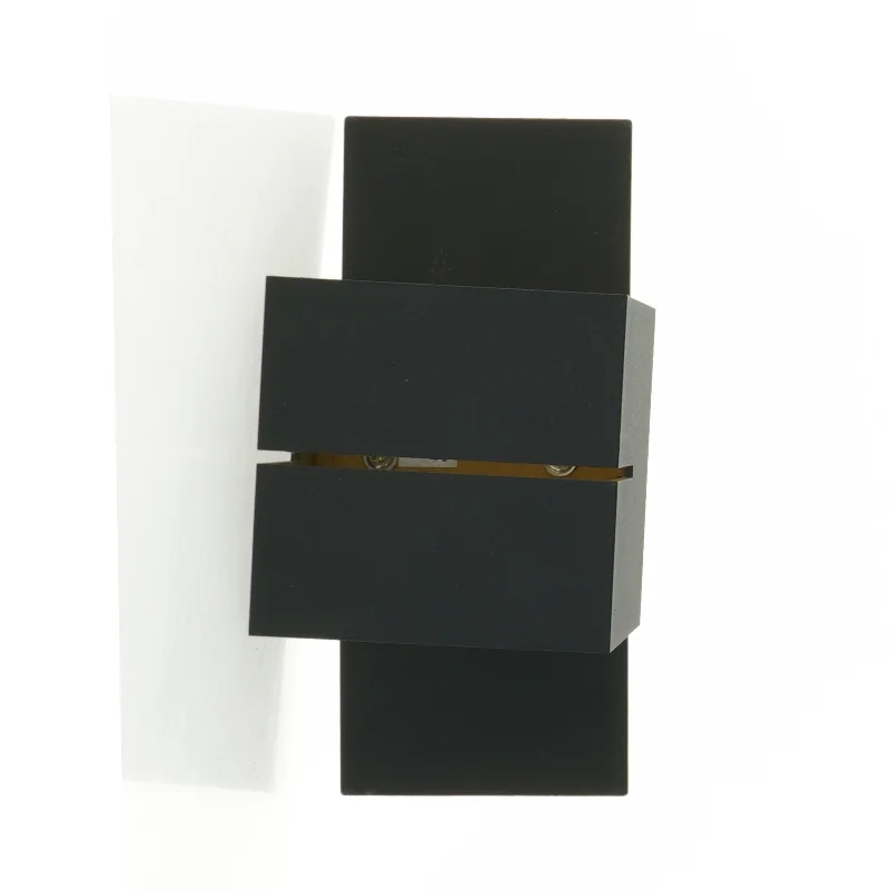 Væglampe (str. 18 x 8,5 x 9 cm)