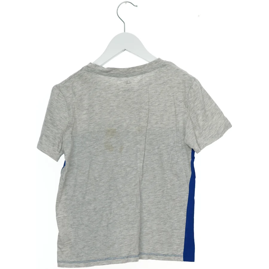 T-Shirt fra H&M (str. 134 cm)
