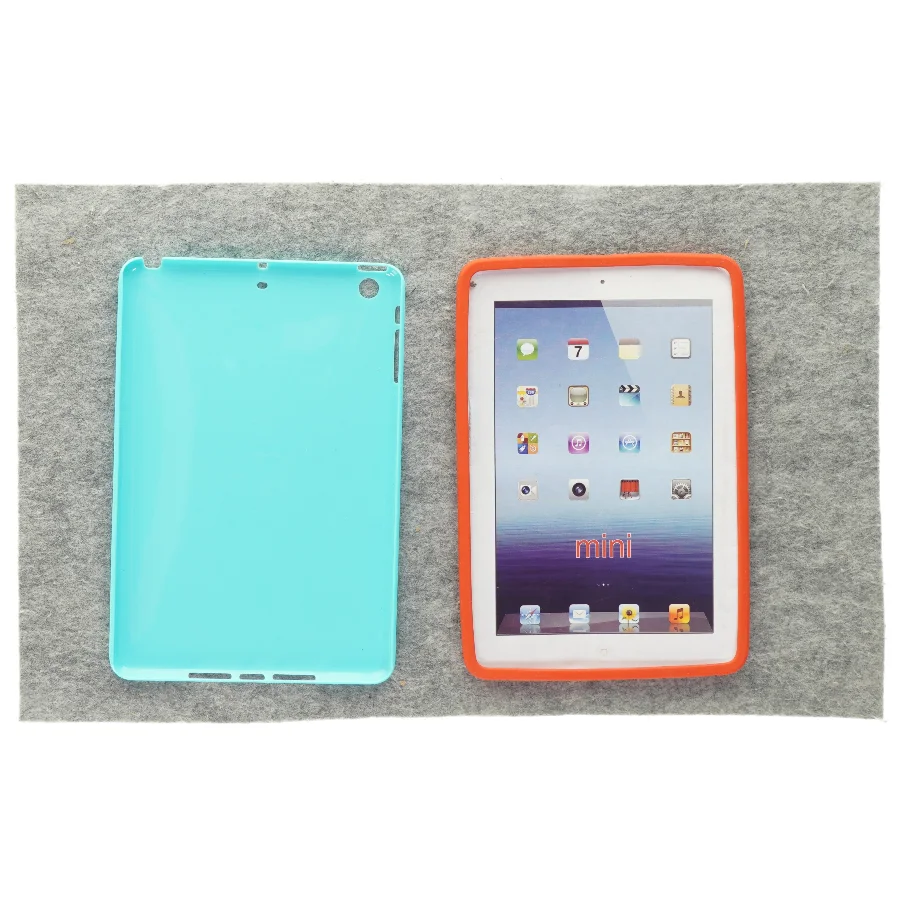 2 ubrugte Ipad covers (str. 21 x 15cm)