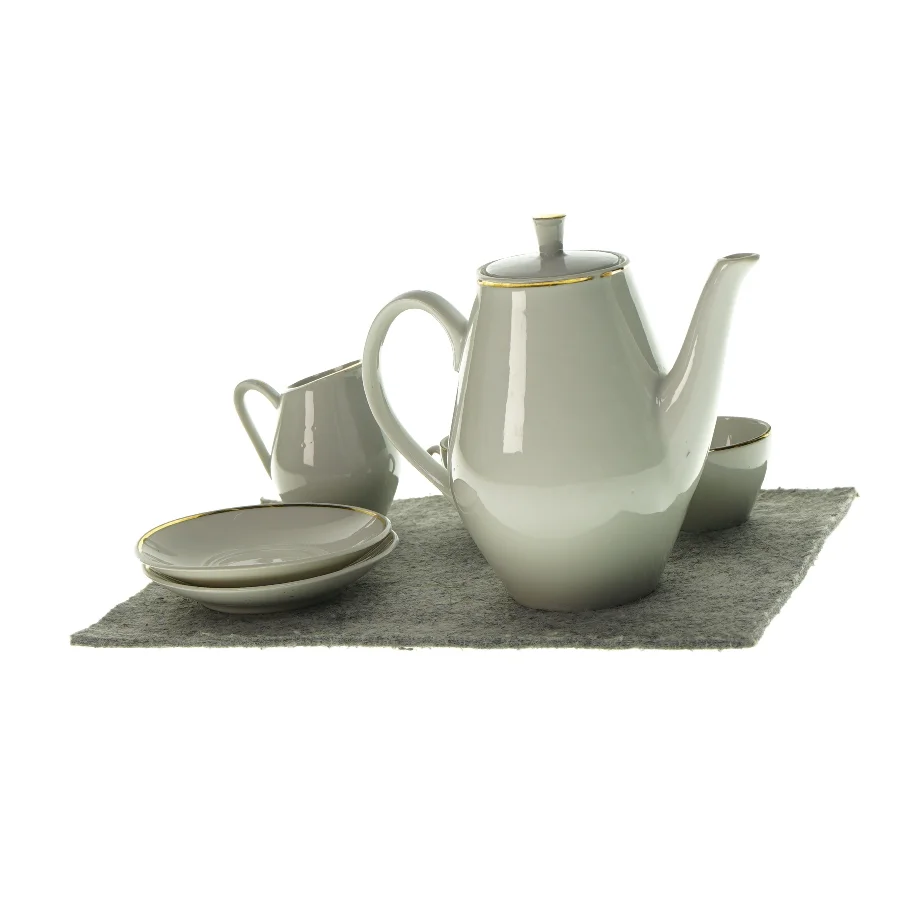 te eller kaffestel i porcelæn til leg (str. 4 x 5 og 7 x 4 og 10 og 13 x 5cm)