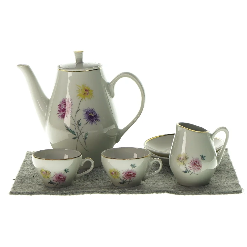 te eller kaffestel i porcelæn til leg (str. 4 x 5 og 7 x 4 og 10 og 13 x 5cm)