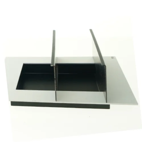 ur, hylde, kaffefilterholder og vase fra Po design (str. 20 x 7 cm)