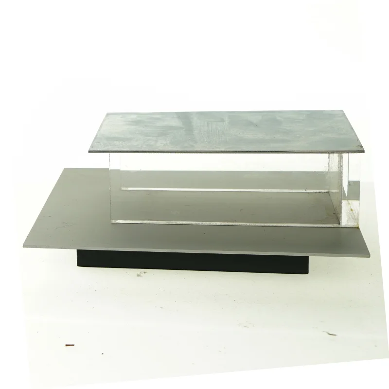 ur, hylde, kaffefilterholder og vase fra Po design (str. 20 x 7 cm)