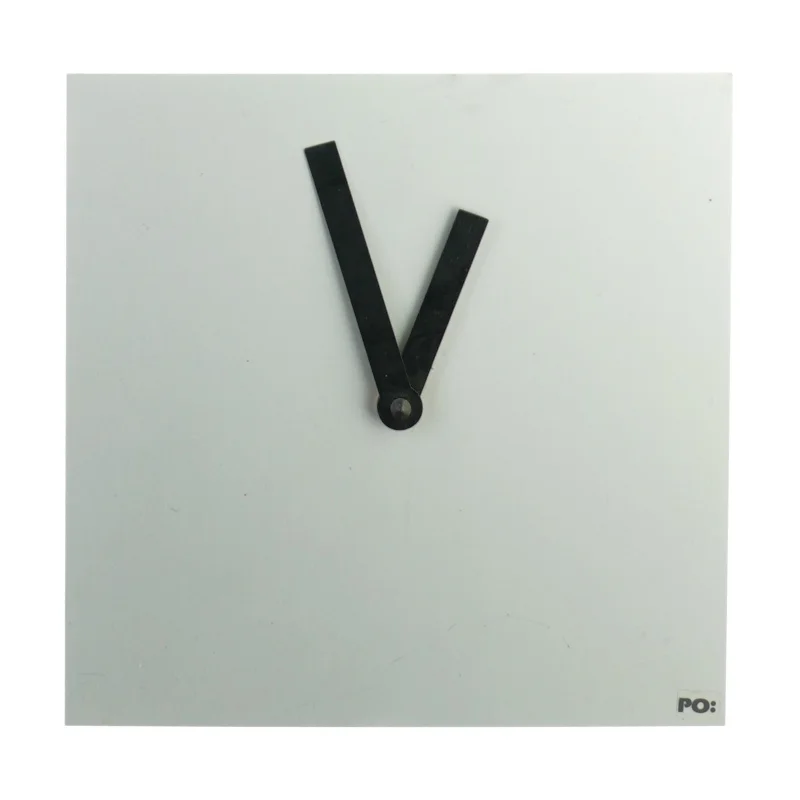 ur, hylde, kaffefilterholder og vase fra Po design (str. 20 x 7 cm)