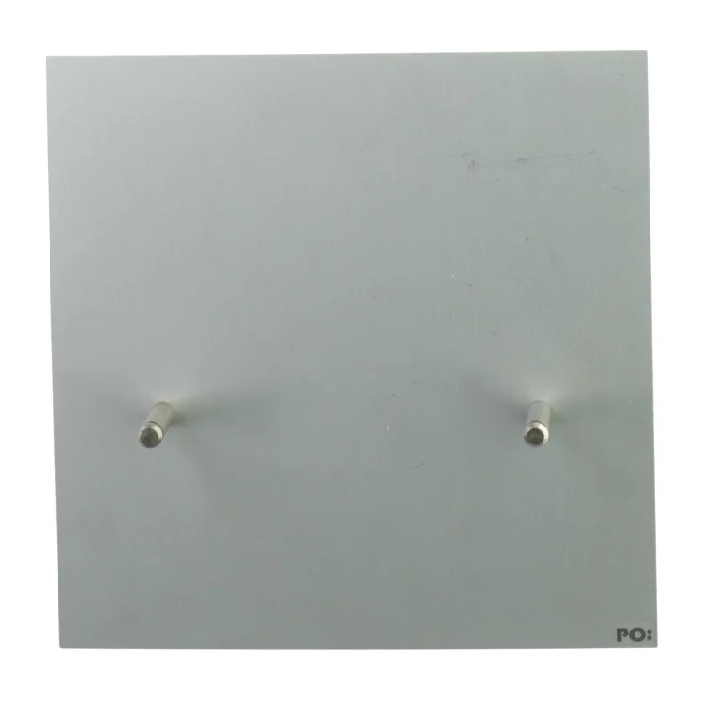 ur, hylde, kaffefilterholder og vase fra Po design (str. 20 x 7 cm)