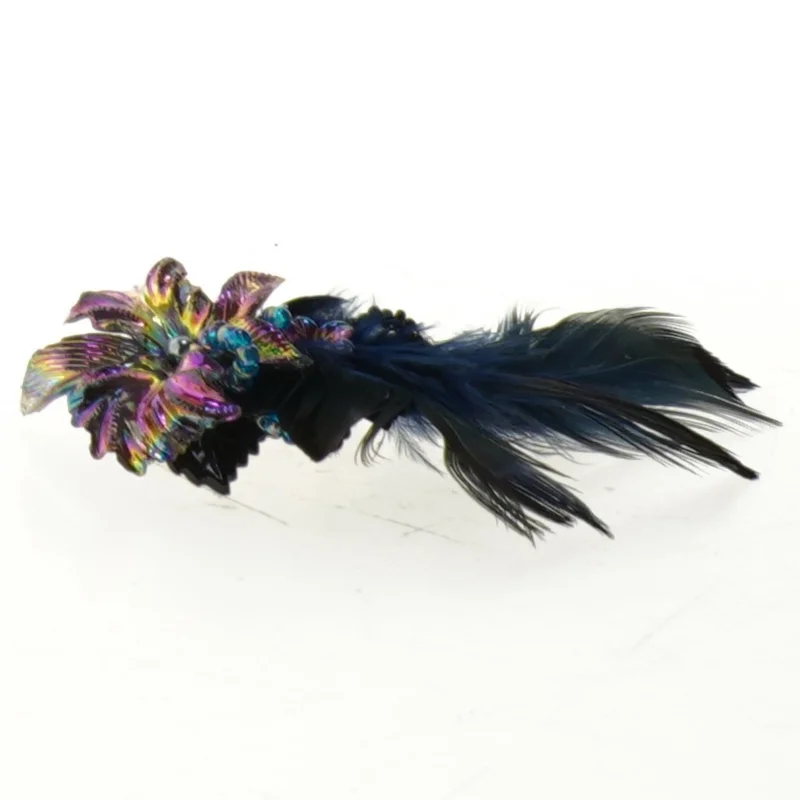 ny Broche med fjer og smukke sten i gavepose(str. 9 x 5 cm)